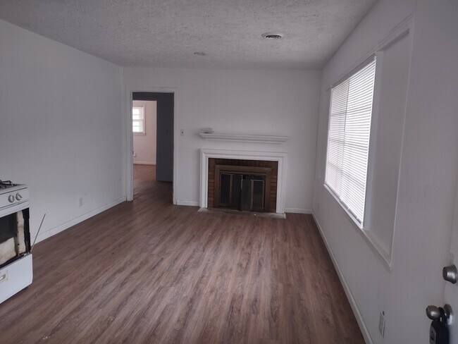 Building Photo - 3808 Nathaniel Rd