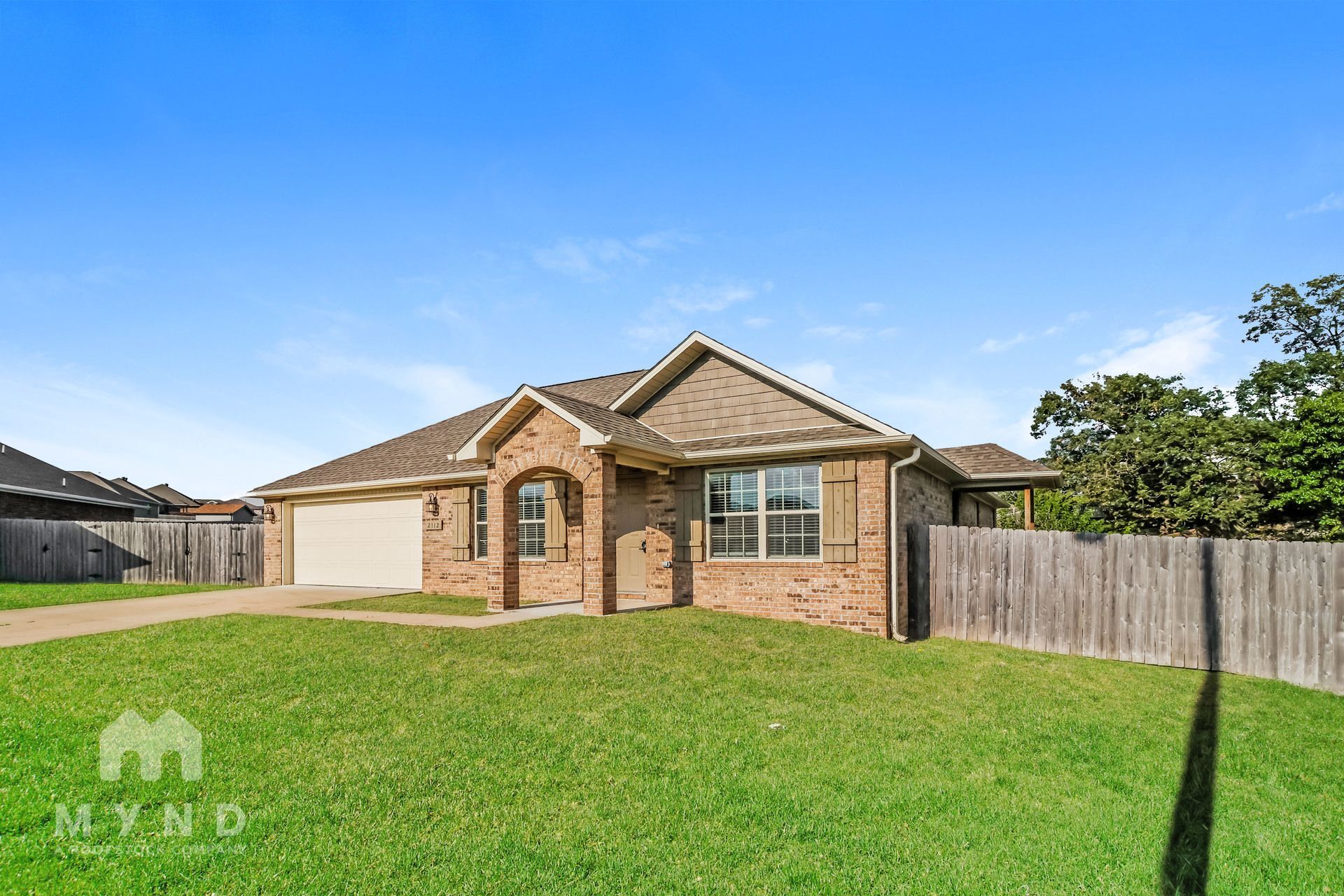Building Photo - 2112 Cedar Cir
