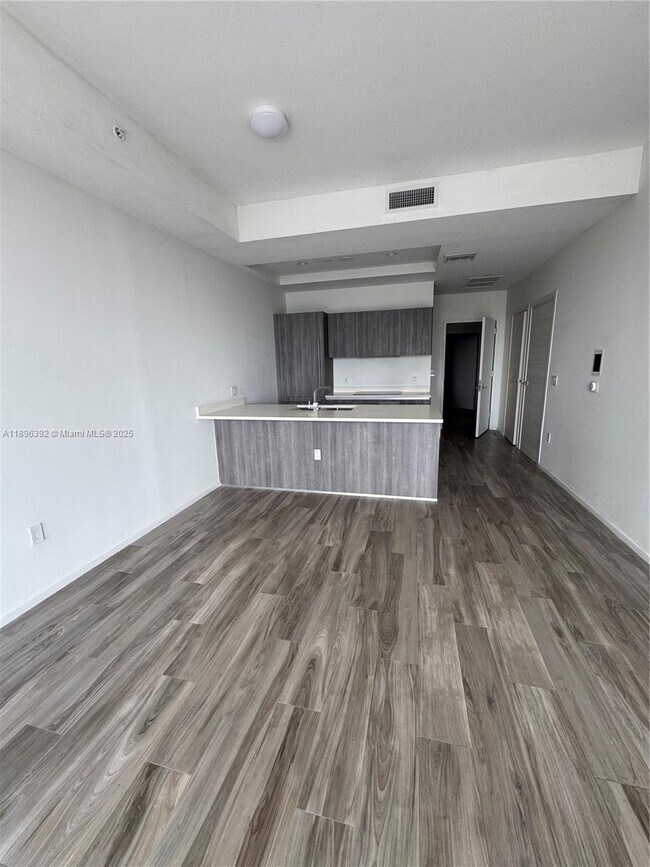 Building Photo - 801 S Miami Ave