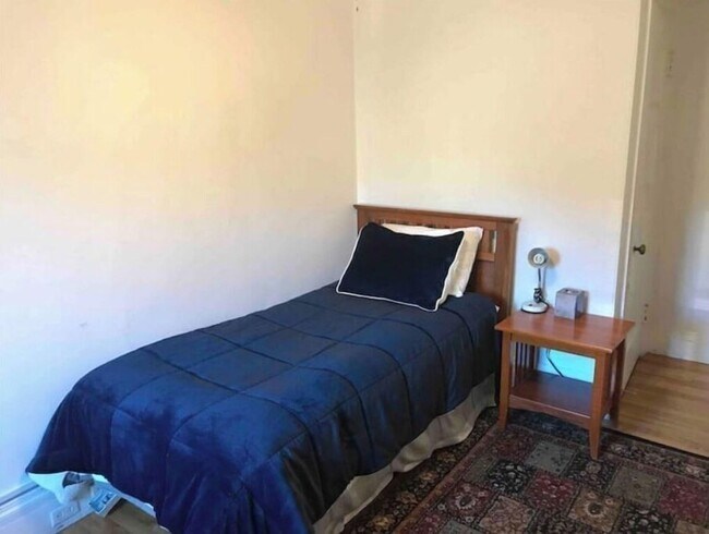 Building Photo - 318 Tappan St