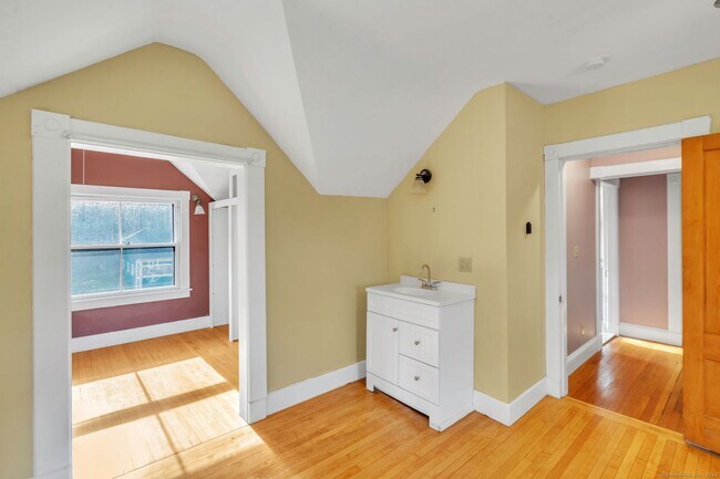 Building Photo - 46 Highland Terrace