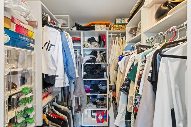 Building Photo - 9060 Palisade Ave