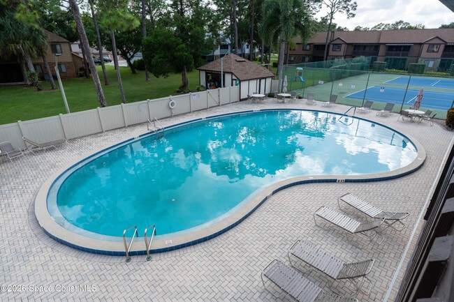 Building Photo - 605 Saint Albans Court