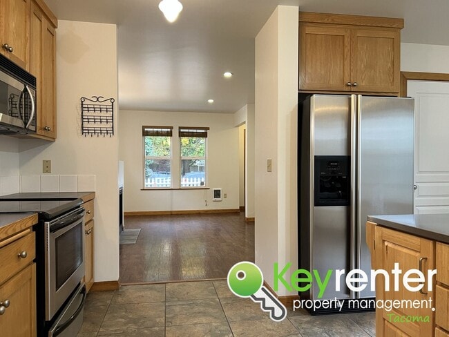 Building Photo - Discover Your Perfect Home: Modern Comfort...