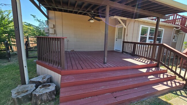 Building Photo - 237 Senisa Dr