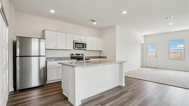 Building Photo - 2112 Prairie Ln