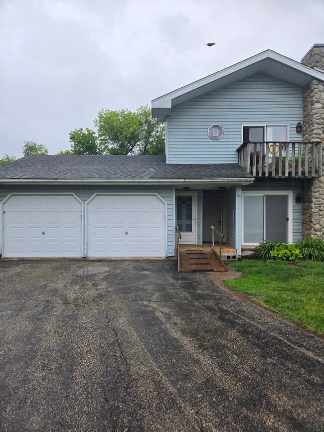 Primary Photo - 1567 W Stonehenge Dr