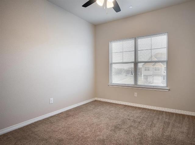 Building Photo - 2704 Vine Ct