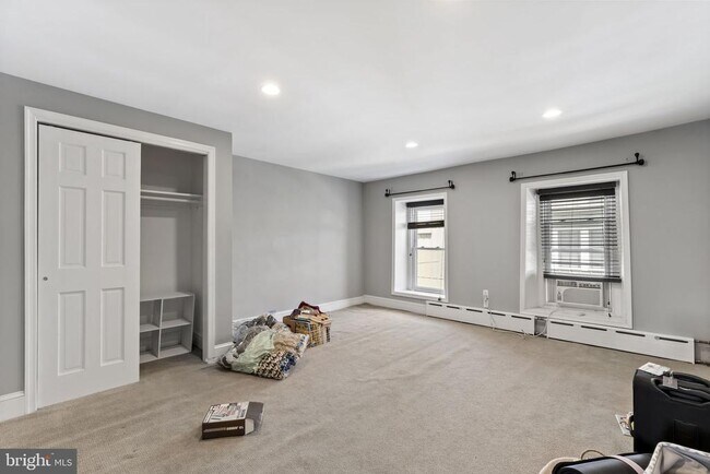 Building Photo - 183 Markle St