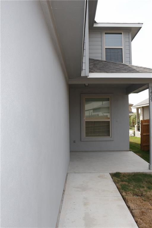 Building Photo - 1409 Bess Cove