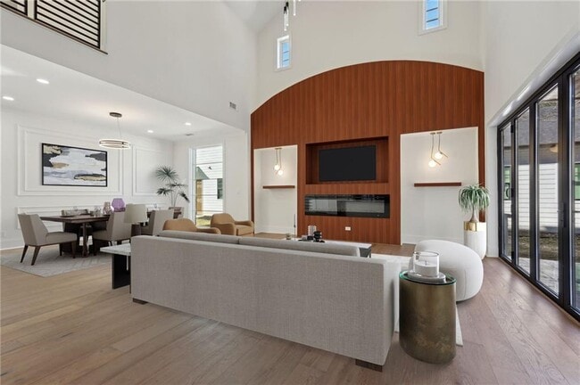 Building Photo - 120 Thome Dr