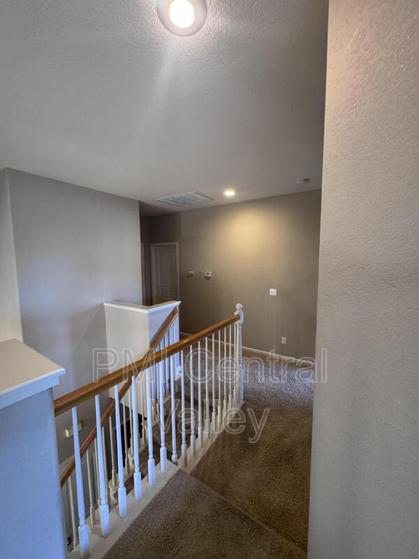 Building Photo - 2044 London Ave