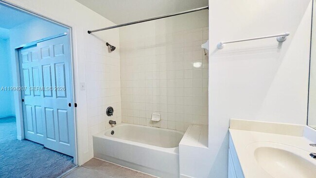 Building Photo - 1209 Main St