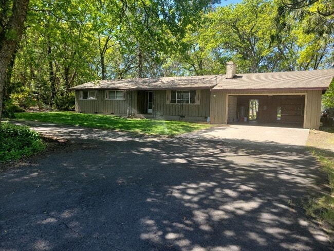 Primary Photo - Newly updated - 3 Bedroom 1.5 Bath 2 Car G...