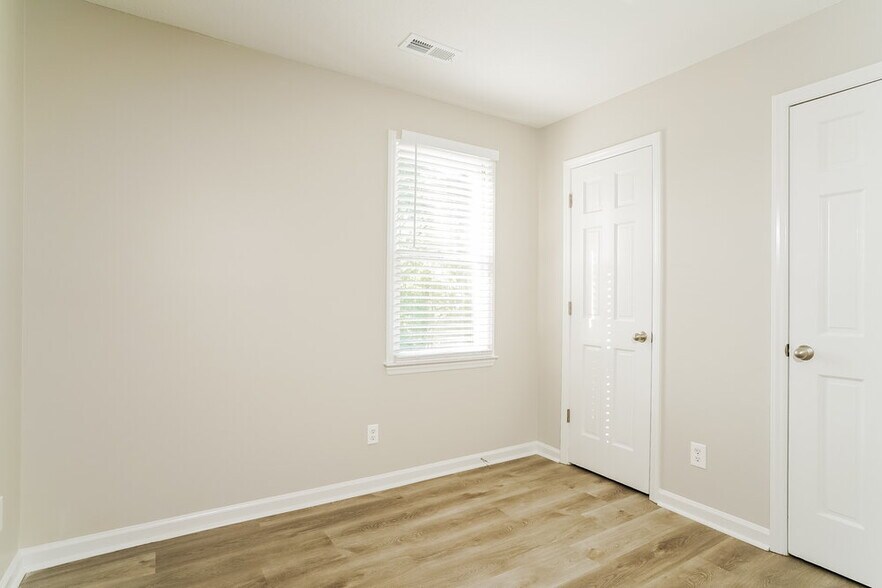 Building Photo - 7309 Bassett Hall Ct