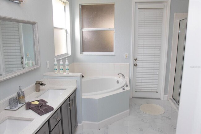 Building Photo - 112 Cypress Pointe Ct