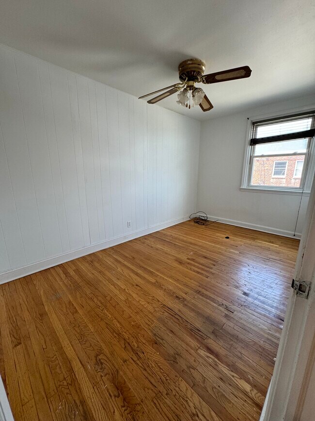 2nd bedroom 3 - 205 W Colonial St