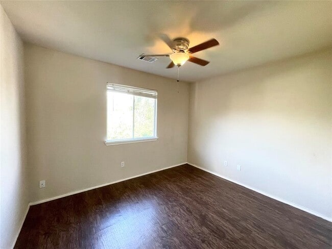 Building Photo - 10512 Hainsworth Park Dr