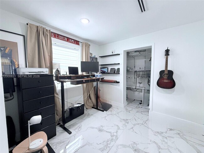 Building Photo - 11020 SW 42nd Terrace