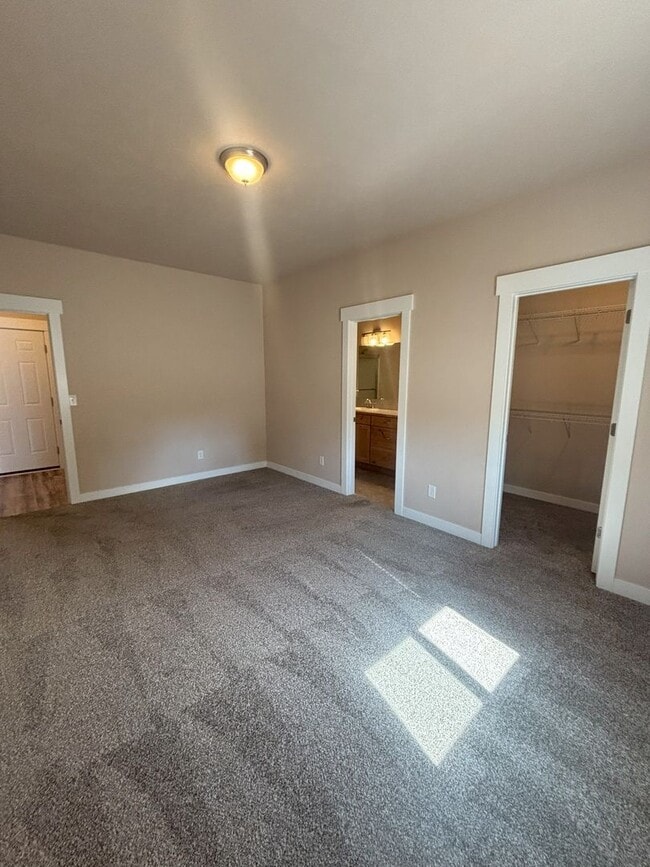 Building Photo - Beautifully Maintained 3-Bed, 2-Bath Home ...