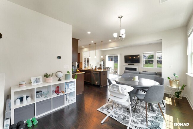 Building Photo - Charming 3BR House in Charlotte