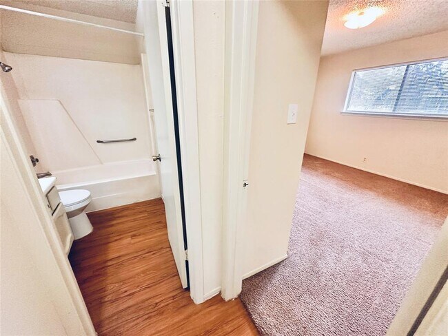 Building Photo - 12504 Tree Line Dr