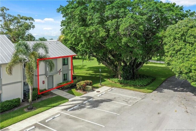 Building Photo - 2233 NW 22nd Ave