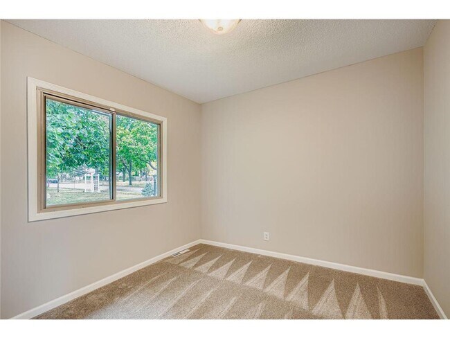 Building Photo - 4643 Emerson Ave N