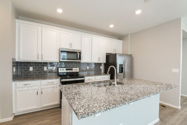 Building Photo - 389 Rodden Dr