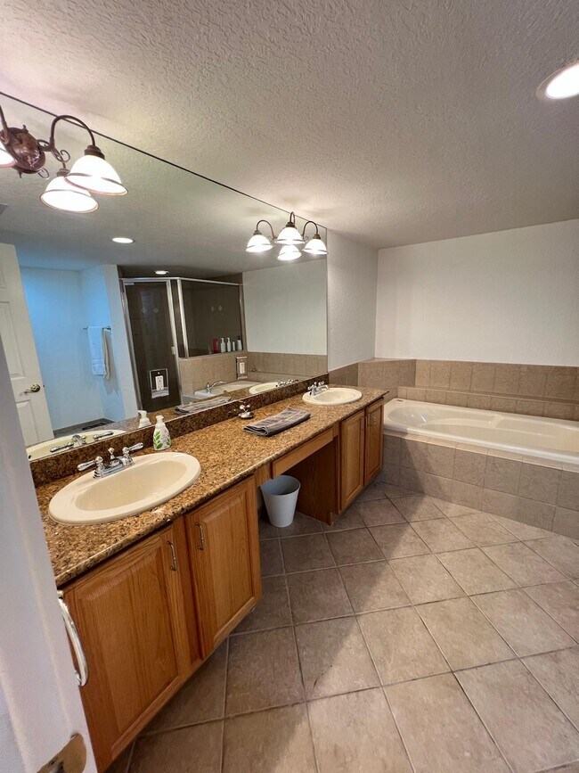 Building Photo - 1501 E Broward Blvd