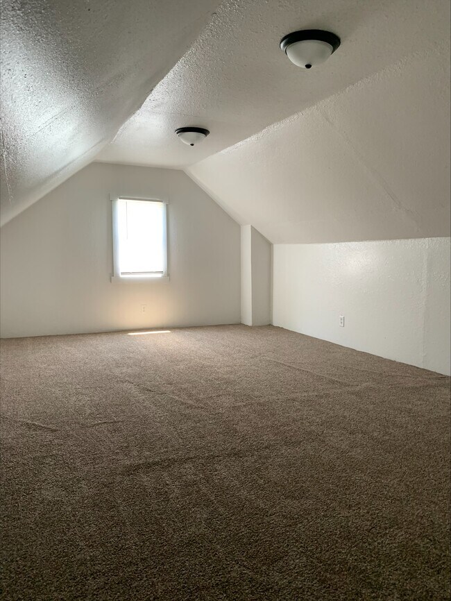 Building Photo - 3110 S Pershing Dr