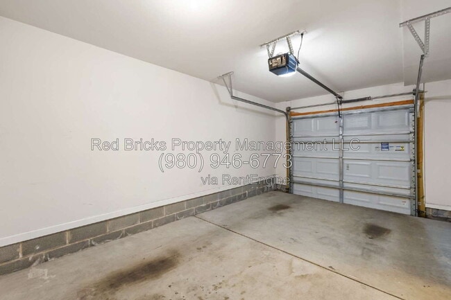 Building Photo - 2306 Rachelwood Dr