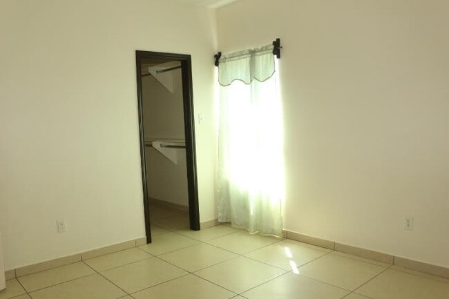 Building Photo - 3118 Garfield St