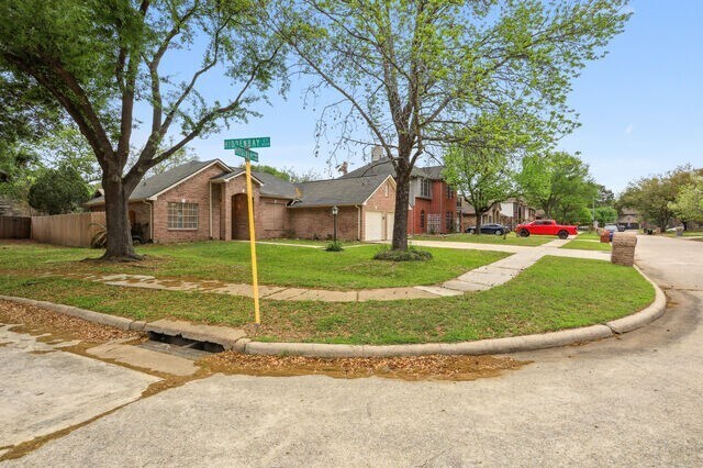 Building Photo - 18617 Hiddenbay Way