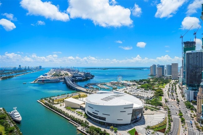 Building Photo - 900 Biscayne Blvd