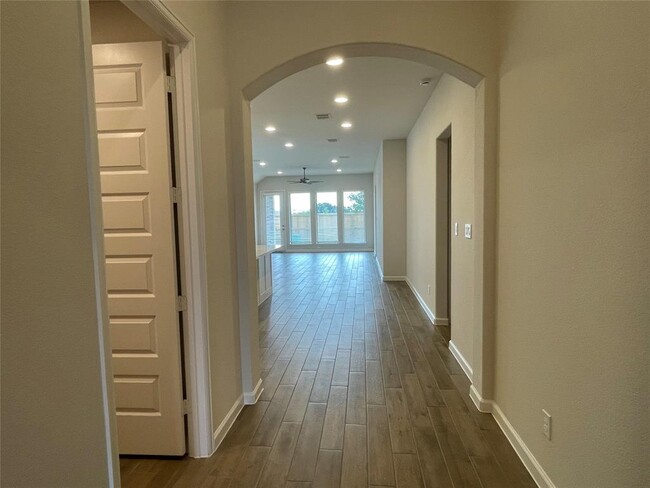 Building Photo - 115 Savory Saute Dr