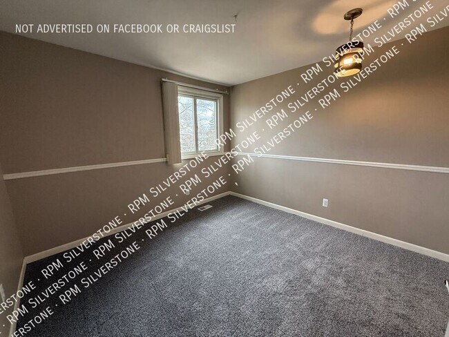 Building Photo - 5283 Rostraver Ct