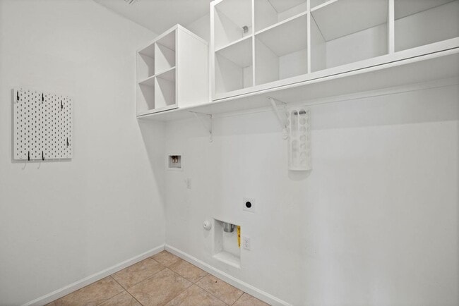 Building Photo - Beautiful 3 Bedroom Home in La Estancia & ...