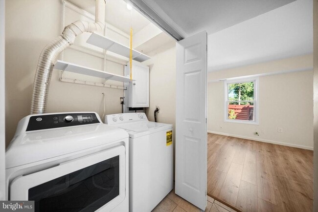 Building Photo - 14797 Tamarack Pl