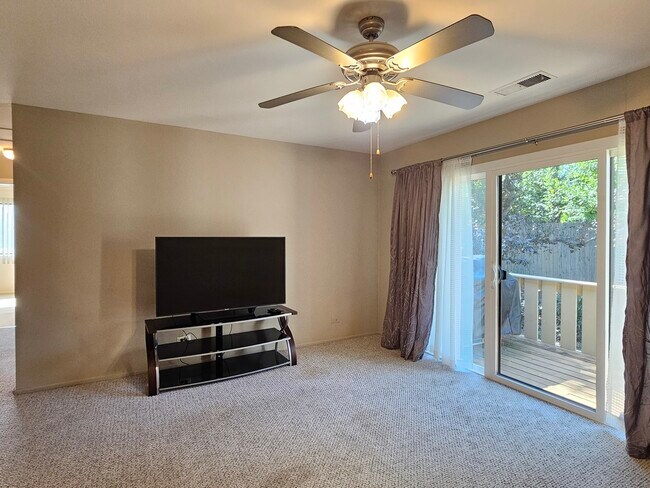 Building Photo - 1120 Woodbury Ln