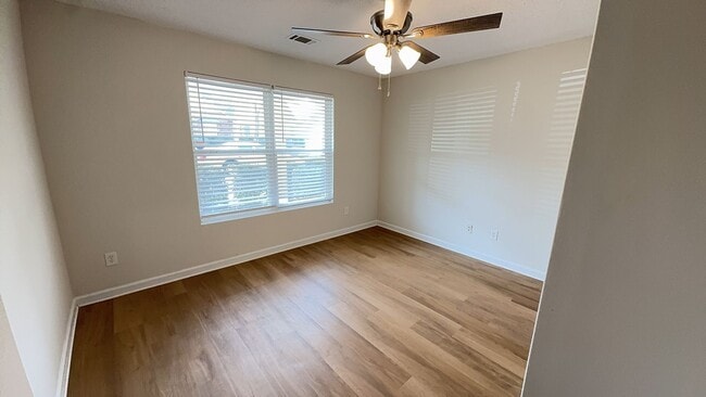 Building Photo - BRIDGEWATER HOME! LEASING FOR NOW OR AUGUST 2026! 1/2 Off Deposit!