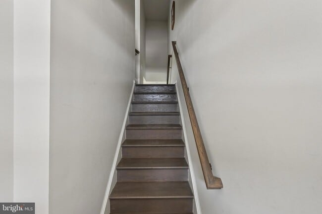 Building Photo - 3817 Drayton Ct