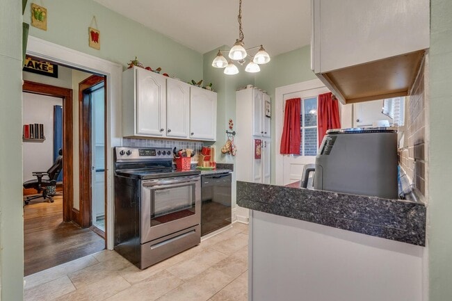 Building Photo - Coming Soon!! Charming 3 bed 2 Bath | Sunroom + Garage + Patio | Summer Special !