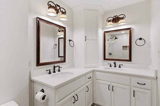 Building Photo - 7253 Stamford Dr