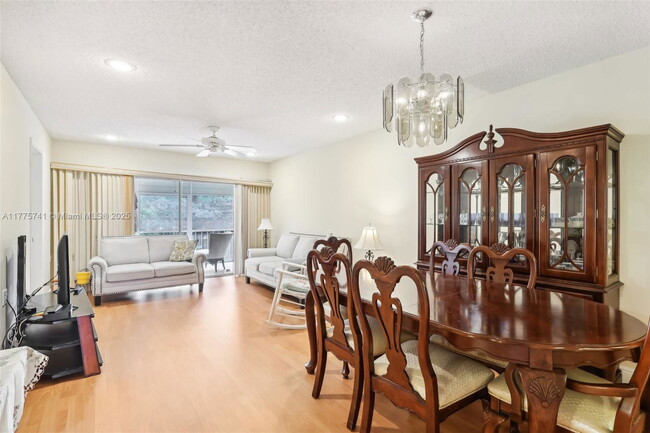Building Photo - 2703 Nassau Bend
