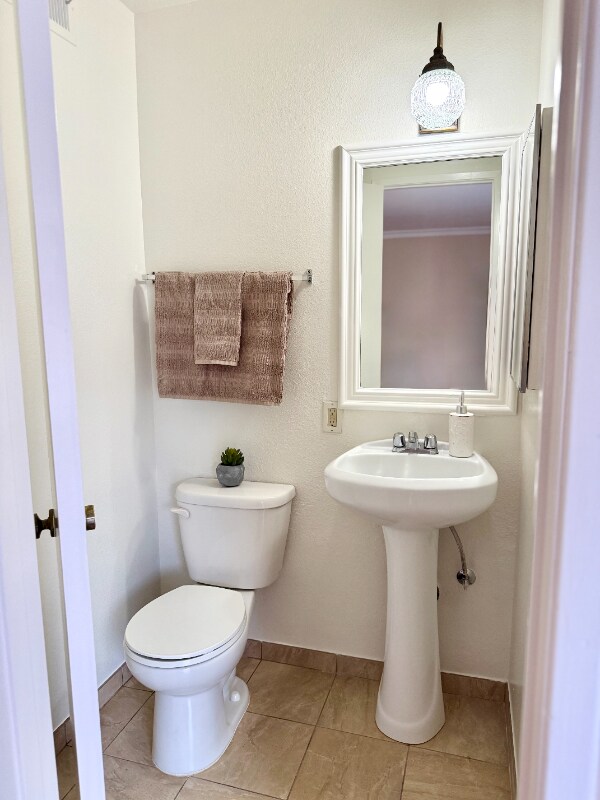 Building Photo - 232 S Pine St