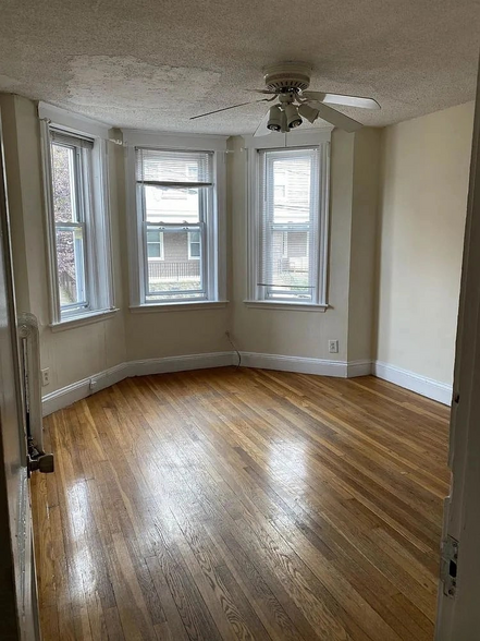Primary Photo - 5 Barrows St