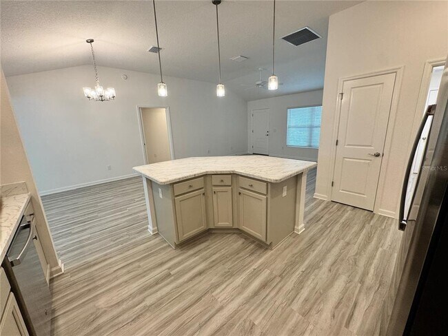 Building Photo - 528 Cherry Creek Wy