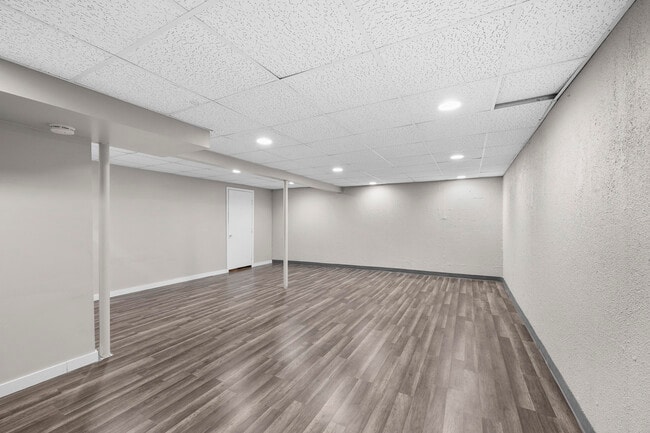 Building Photo - 5353 Wright Way S