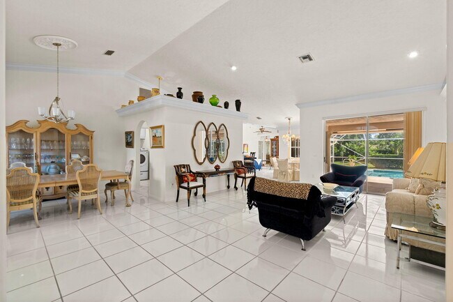 Building Photo - 15495 Rolling Meadows Cir